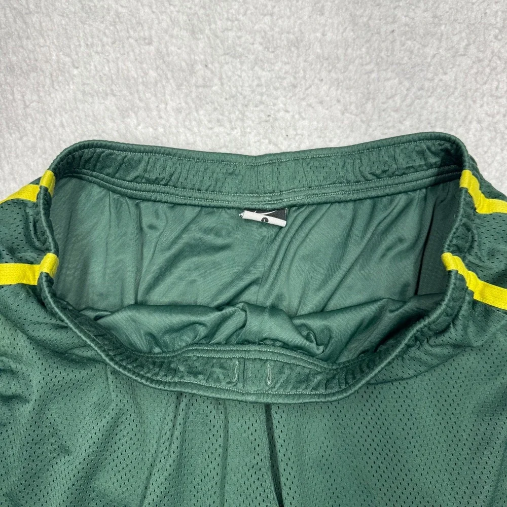 Vintage Nike Oregon Ducks Mesh Gym Shorts Green Basketball Athletic  Men's L